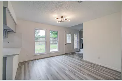 5727 Longforest Drive, Houston, TX 77088 - Photo 19