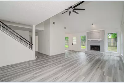 5727 Longforest Drive, Houston, TX 77088 - Photo 25