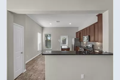 9402 Savannah Holly Drive, Houston, TX 77075 - Photo 9