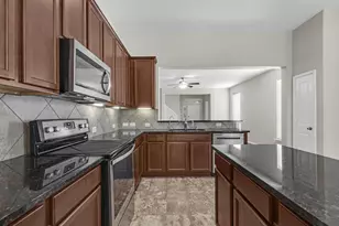 9402 Savannah Holly Dr, Houston, TX 77075 - Photo 13