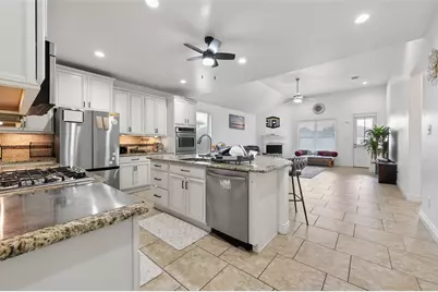 6515 Sterling Shores Lane, Rosenberg, TX 77471 - Photo 11