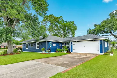 331 Redwood Street, Lake Jackson, TX 77566 - Photo 21