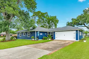 331 Redwood St, Lake Jackson, TX 77566 - Photo 21