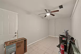5207 Bent Bough Ln, Houston, TX 77088 - Photo 29