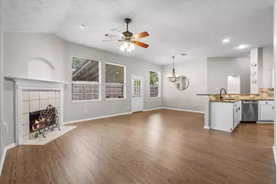 407 Crimson Coast Drive, League City, TX 77573 - Photo 7