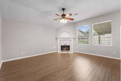407 Crimson Coast Drive, League City, TX 77573 - Photo 9
