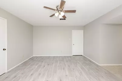 11938 Paramount Lane, Houston, TX 77067 - Photo 13