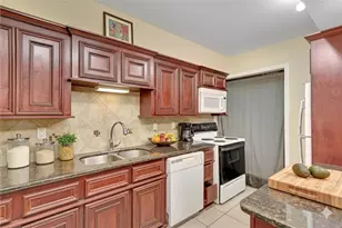 11550 Chimney Rock Rd, Houston, TX 77035 - Photo 15
