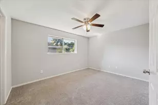 6022 Meadowbrook Dr, Hitchcock, TX 77563 - Photo 7