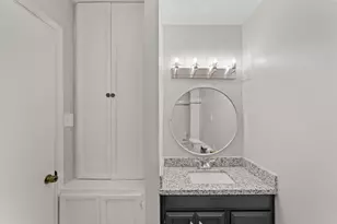 3926 Millrock Cir, Sugar Land, TX 77479 - Photo 9