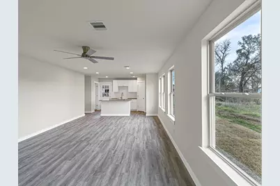 1010 4th Street, Hempstead, TX 77445 - Photo 5