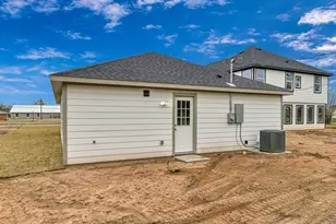 1010 4th St, Hempstead, TX 77445 - Photo 21