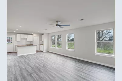 1010 4th Street, Hempstead, TX 77445 - Photo 7