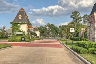 10913 Dauphine Street, Willis, TX 77318 - Photo 3