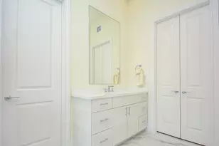 8745 Park Kolbe Ln, Houston, TX 77080 - Photo 21
