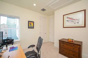 8745 Park Kolbe Ln, Houston, TX 77080 - Photo 27