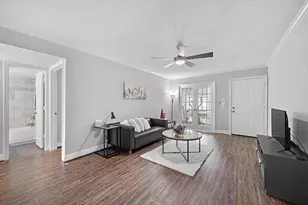 12633 Memorial Dr, Houston, TX 77024 - Photo 5