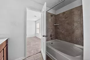 6014 Wakanda Ln, Houston, TX 77048 - Photo 15