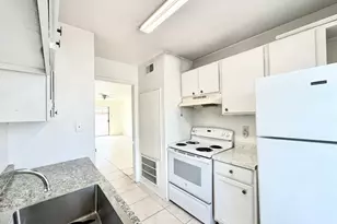 8323 Wilcrest Dr, Houston, TX 77072 - Photo 9