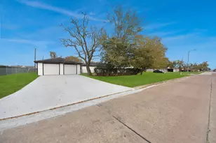 101 Talisman St, Lake Jackson, TX 77566 - Photo 43