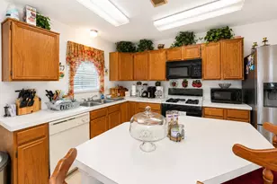 14102 Twisted Rattan Ln, Houston, TX 77015 - Photo 11