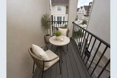 2146 Stacy Knoll, Houston, TX 77008 - Photo 13