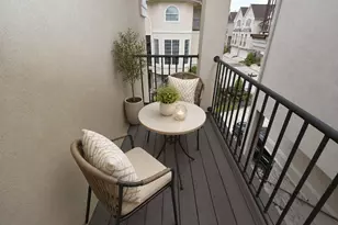 2146 Stacy Knoll, Houston, TX 77008 - Photo 13
