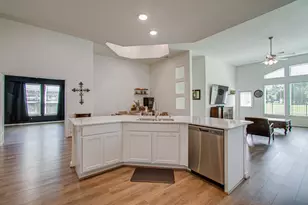 537 Green Meadows Dr, West Columbia, TX 77486 - Photo 17