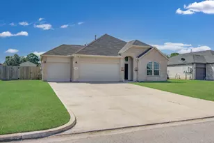537 Green Meadows Dr, West Columbia, TX 77486 - Photo 3