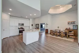 537 Green Meadows Dr, West Columbia, TX 77486 - Photo 15