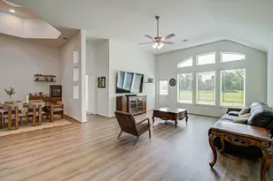 537 Green Meadows Dr, West Columbia, TX 77486 - Photo 25