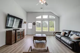 537 Green Meadows Dr, West Columbia, TX 77486 - Photo 29