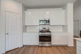 537 Green Meadows Dr, West Columbia, TX 77486 - Photo 17