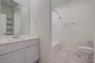 537 Green Meadows Dr, West Columbia, TX 77486 - Photo 9