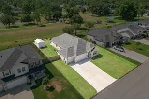 537 Green Meadows Dr, West Columbia, TX 77486 - Photo 47