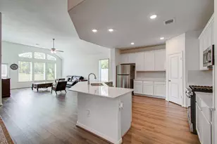 537 Green Meadows Dr, West Columbia, TX 77486 - Photo 13