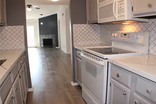 2323 Fairwind Dr, Houston, TX 77062 - Photo 9