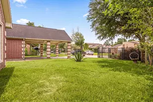 600 River Bend Dr, Baytown, TX 77521 - Photo 21