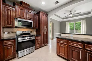600 River Bend Dr, Baytown, TX 77521 - Photo 9