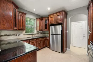 600 River Bend Dr, Baytown, TX 77521 - Photo 11