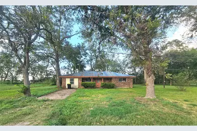 905 E Columbus Drive, Wharton, TX 77488 - Photo 1