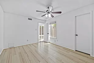 13002 Greenway Chase Ct, Houston, TX 77072 - Photo 15