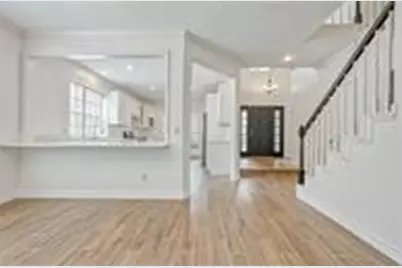 26 Cherry Blossom Place, The Woodlands, TX 77381 - Photo 9