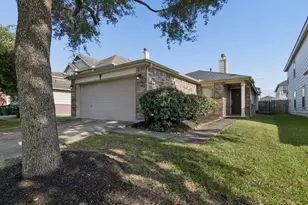 2658 Skyview Downs Dr, Houston, TX 77047 - Photo 1