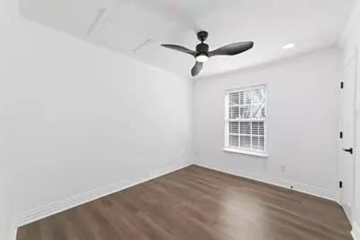 802 E 33rd Street, Houston, TX 77022 - Photo 7