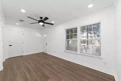 802 E 33rd Street, Houston, TX 77022 - Photo 13