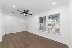 802 E 33rd St, Houston, TX 77022 - Photo 13