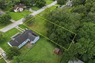2320 Meadow Ln, La Marque, TX 77568 - Photo 1