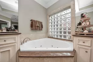 2502 Blossom Bay Ct, Houston, TX 77059 - Photo 17
