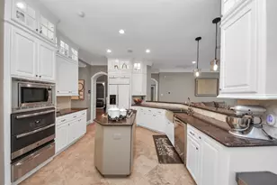 2502 Blossom Bay Ct, Houston, TX 77059 - Photo 11